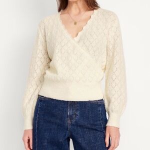 Old Navy Women's V-Neck Cream Sweater